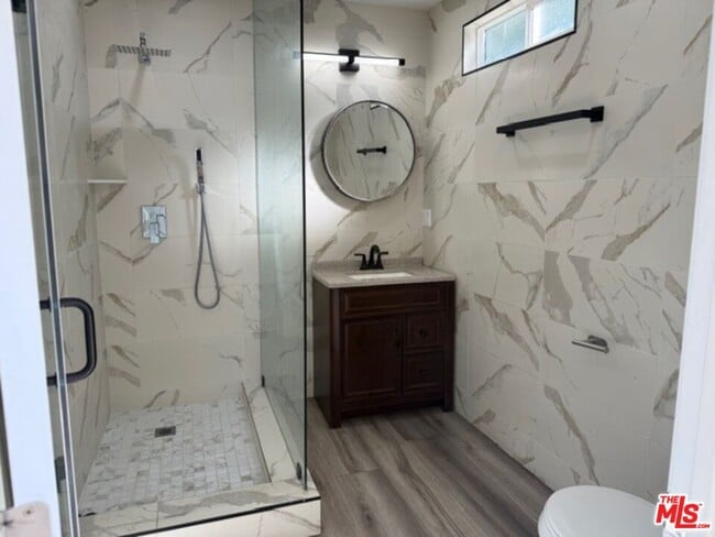 Building Photo - 1411 N Avon St