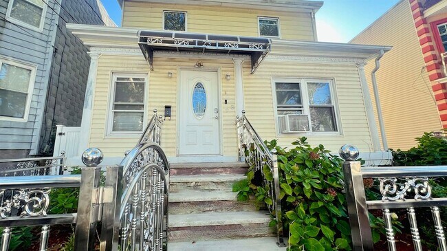 Building Photo - 23 Williams Ave