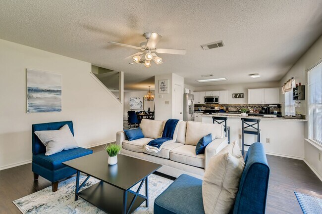 Building Photo - BEAUTIFUL HOME  |  OPEN CONCEPT  |  3 LIVING AREAS  |  FURNISHED OPTION  |  NEAR SCHOOLS & SHOPPING