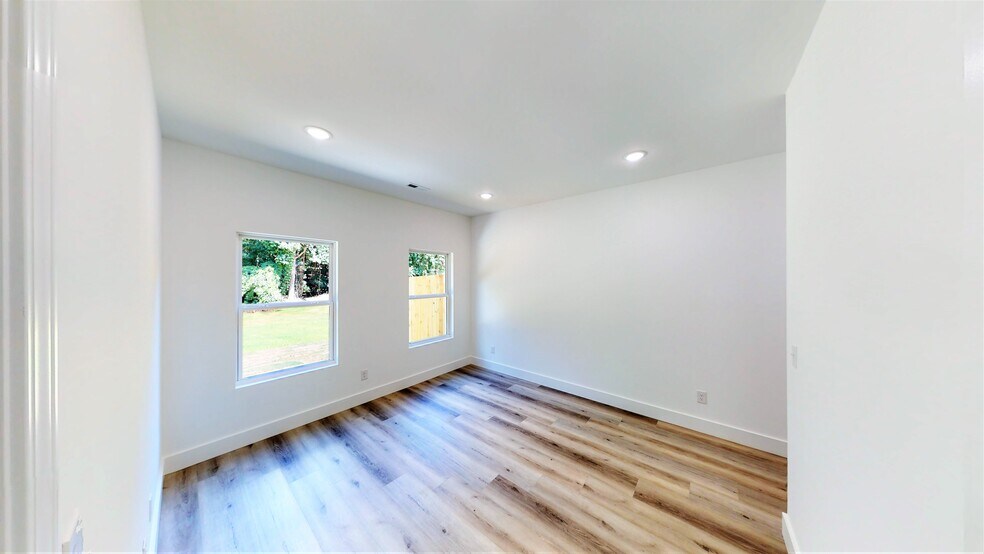 Building Photo - 432 Blume Rd