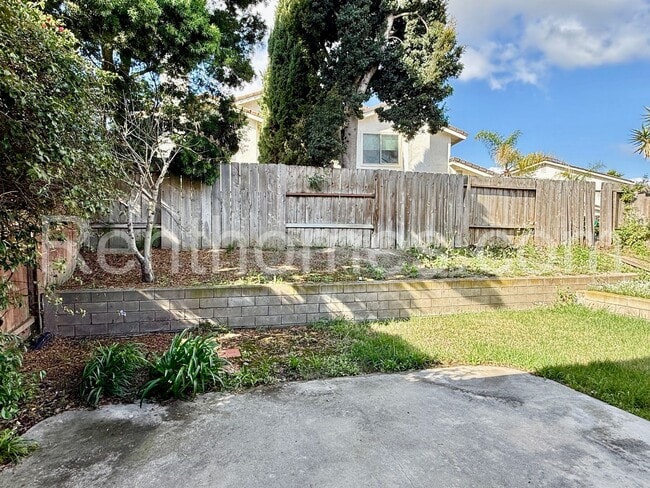 Building Photo - 13534 Longfellow Ln