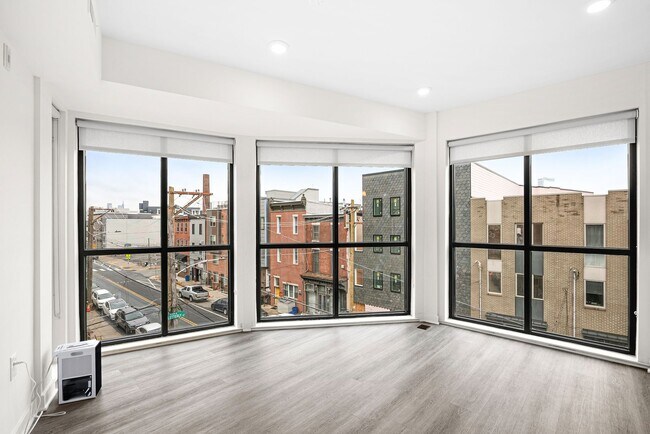 Building Photo - 2451 Frankford Ave