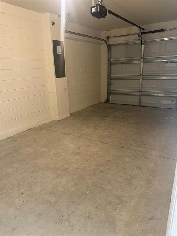 Building Photo - 6594 Leo Ln