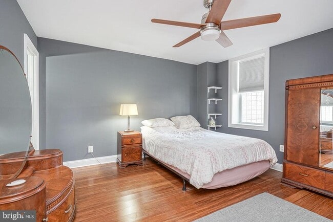 Building Photo - 522 Montrose St