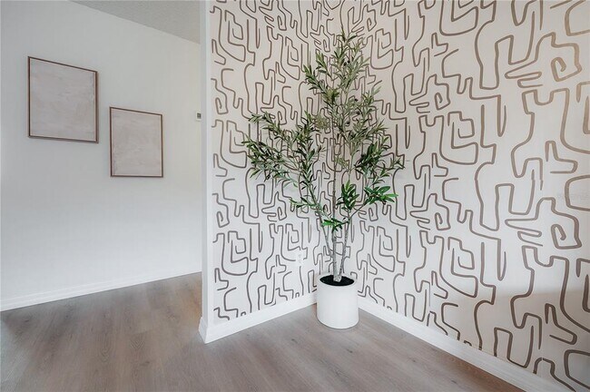 Building Photo - 6908 S MacDill Ave