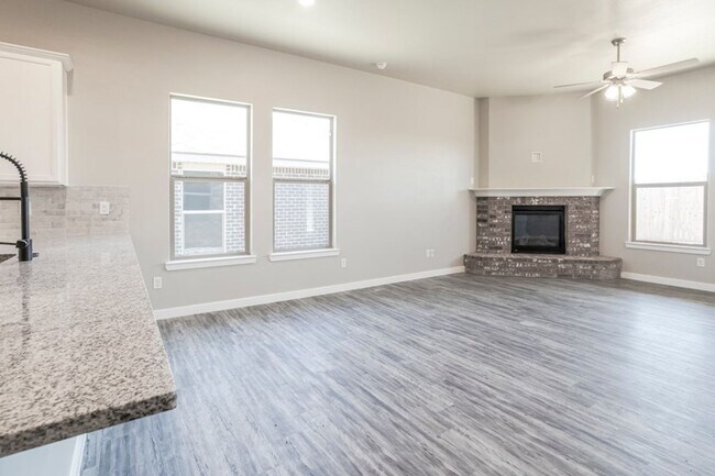 Building Photo - New Beginnings Start At AMRR: Spacious 3 bedroom in Midland!