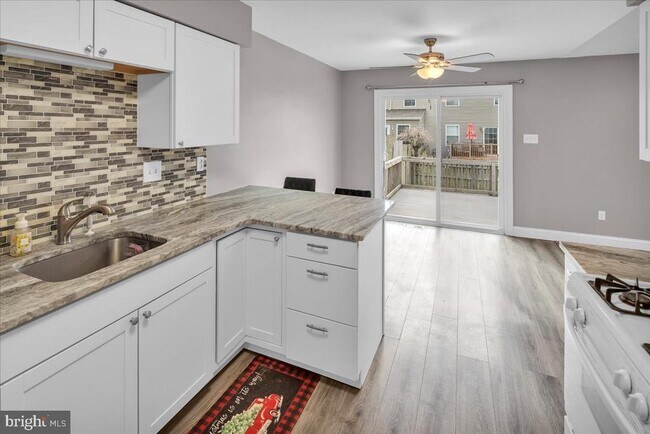 Building Photo - 2299 Memorial Ct