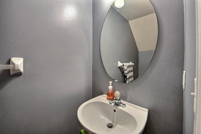 Building Photo - 154 SW 96th Terrace