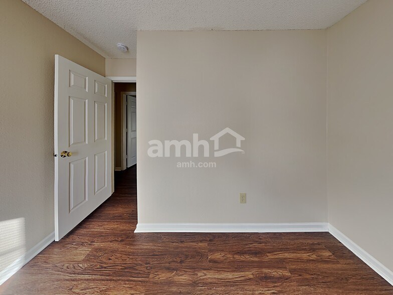 Building Photo - 8036 Whistlewood Dr