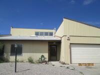 Building Photo - Large 2BR 2 bath 1800SF townhouse Rio Rancho