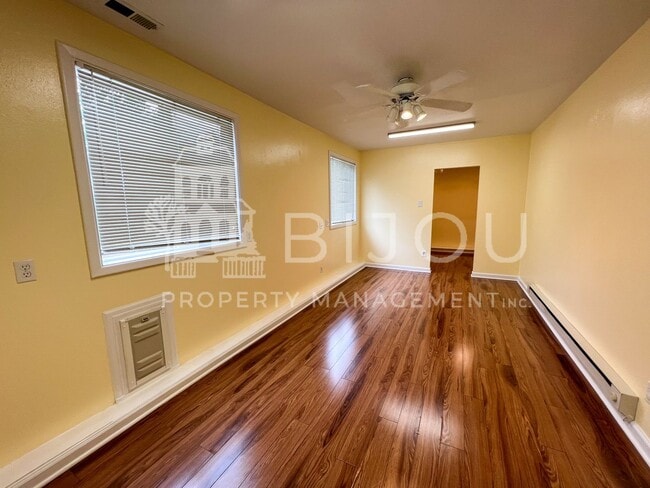 Building Photo - Corner Lot Multi-Level Home