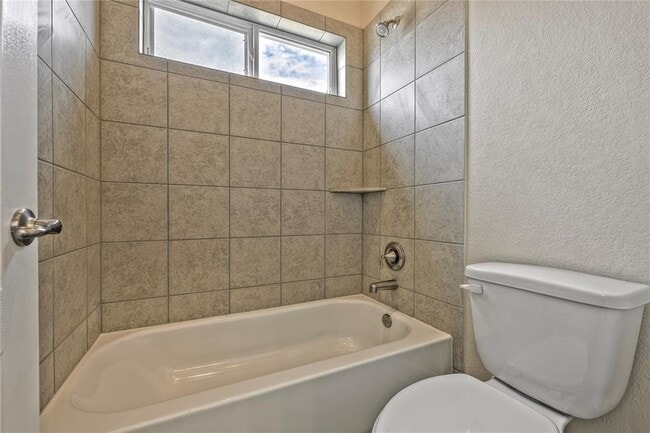 Building Photo - 11927 Champion's Frst Dr