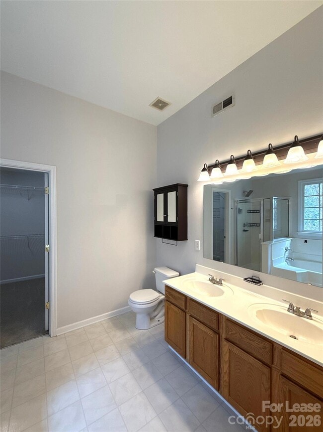 Building Photo - 14504 John Beck Dr