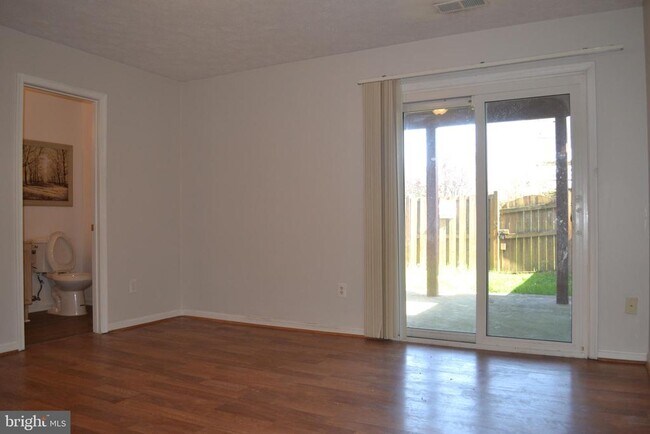 Building Photo - 7104 Collinsworth Pl