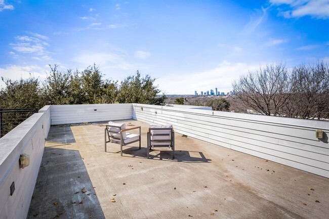 Building Photo - 4712 Reyes St