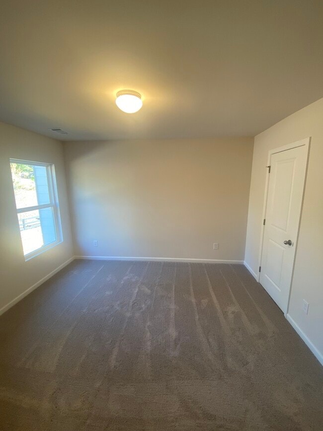 Building Photo - 28 Russet Wy