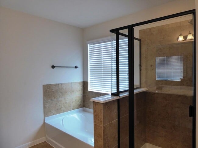 Building Photo - 16003 Thornbill Ln