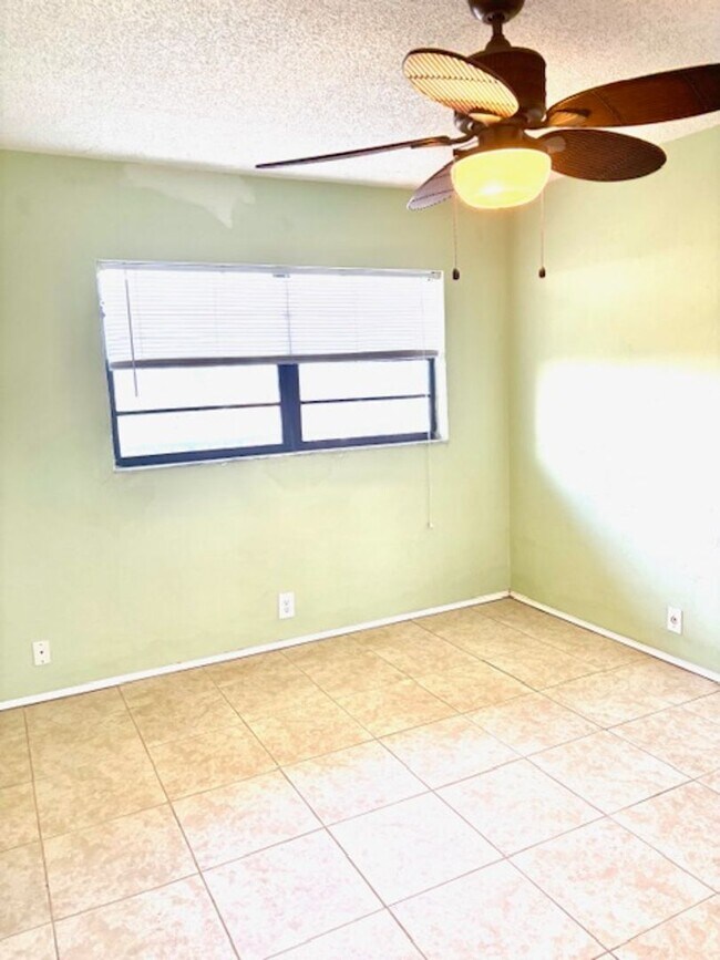 Building Photo - Amazing Community - HIDDEN GEM! Live Across Daytona Beach Inc Water, Internet & Cable ASK ABOUT O...