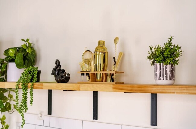 Building Photo - 575 1/2 City Park Avenue-SI ID1265634P