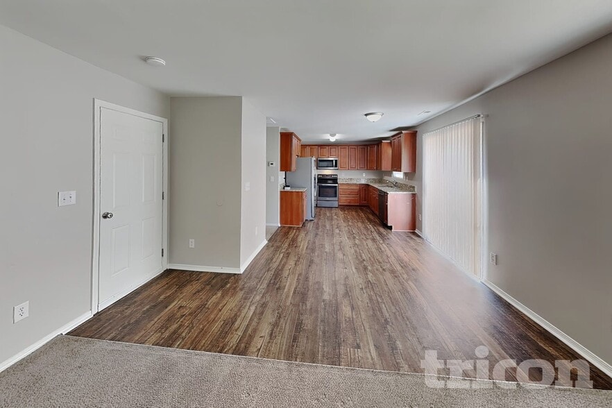 Building Photo - 4003 Larkhaven Village Dr