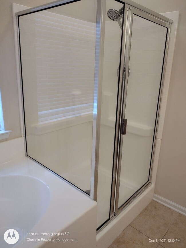 Building Photo - Beautiful 5 bedroom FOR RENT