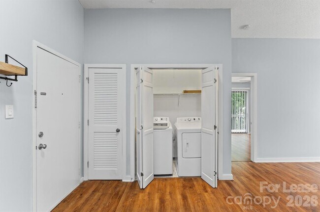 Building Photo - 4130 Charlotte Hwy