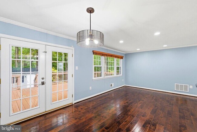 Building Photo - 12017 William and Mary Cir