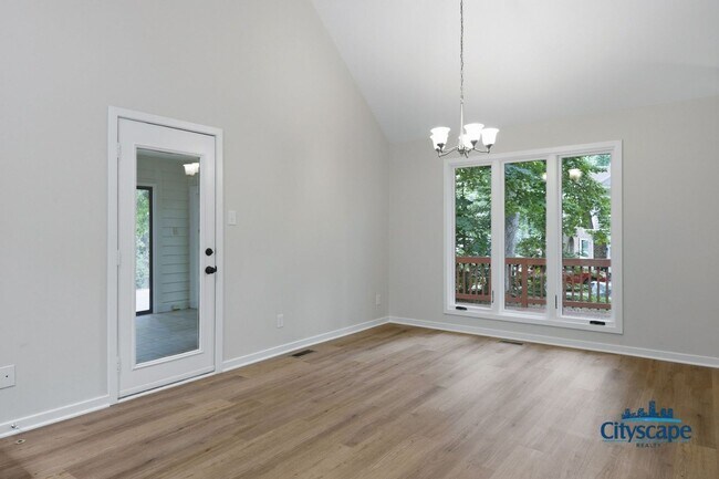 Building Photo - Swanky Brandermill Contemporary Home available NOW