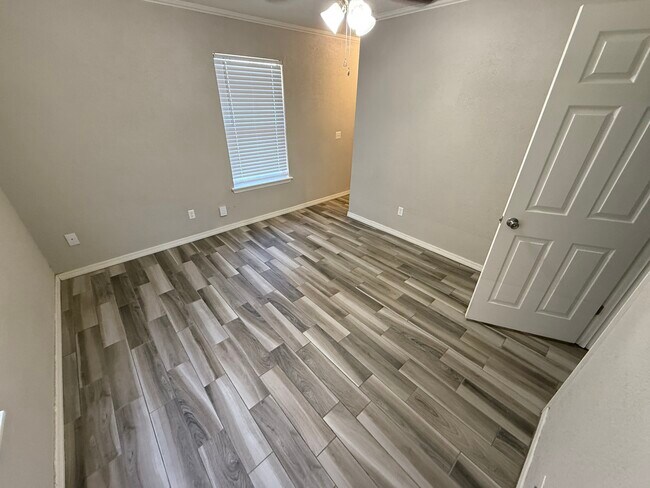 Building Photo - 819 Hardy Springs Cir