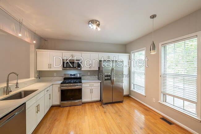 Building Photo - 2358 Towneview Ct SE