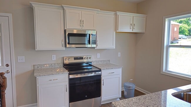 Building Photo - 1 Year of FREE Alarm Monitoring! 2 Bedroom with 2.5 Bath House! Available Now!