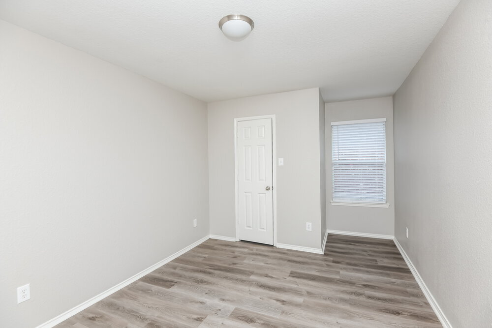 Building Photo - 1205 Artesia Dr