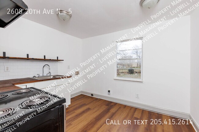 Building Photo - 2608 20th Ave N