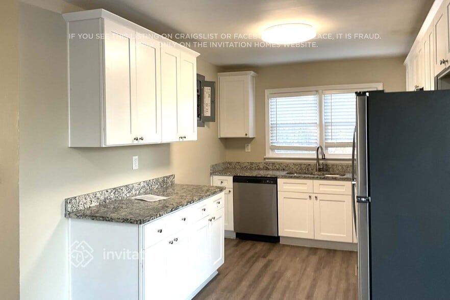 Building Photo - 2201 Phillips Rd