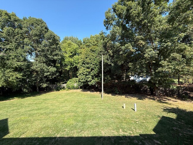 Building Photo - Spacious Two Bedroom, 2nd Floor Condo with...