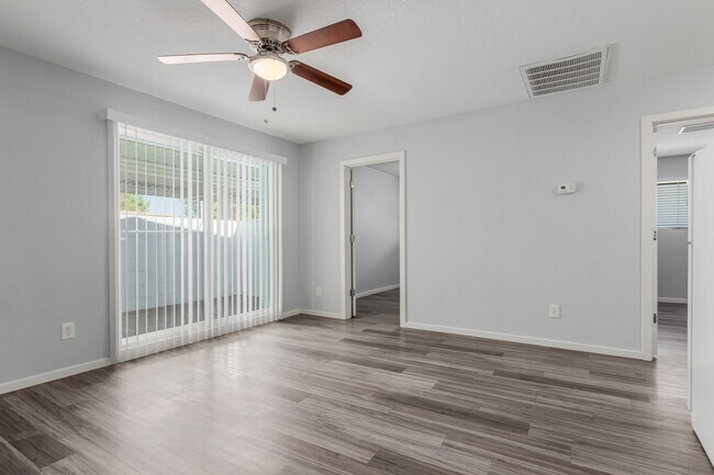 Building Photo - Villas on 4th Tempe