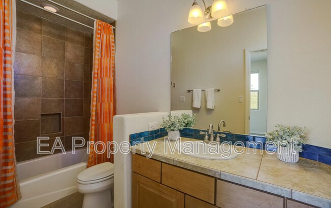 Building Photo - 8736 Desert Fox Way NE
