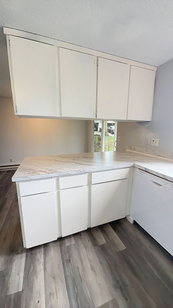 Building Photo - Ground-Level Unit in a Fourplex Near Tacoma Mall