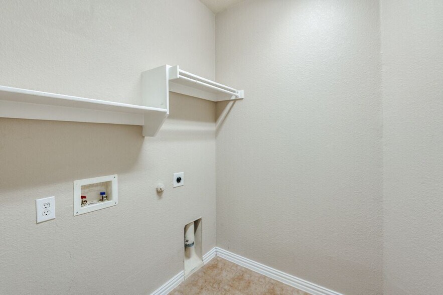 Building Photo - 2309 Castle Creek Dr