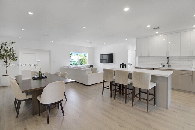 Building Photo - 18361 NE 20th Pl