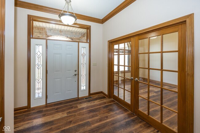 Building Photo - 256 W Brookville Rd