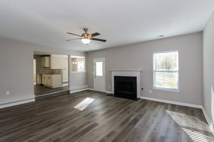 Building Photo - 335 Elma Marie Ct