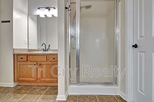 Building Photo - 69 Meadows Creek Ln