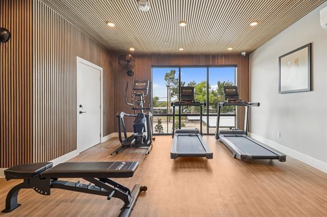 Building Photo - 405 N Ewing Ave