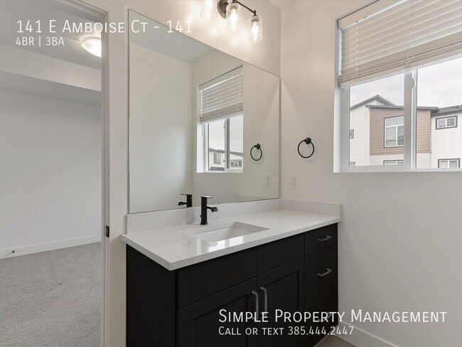 Building Photo - 141 E Amboise Ct