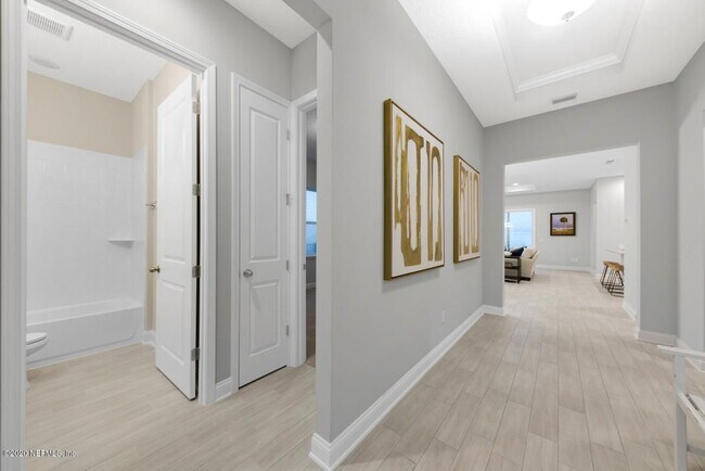 Building Photo - 28 Stansbury Ln