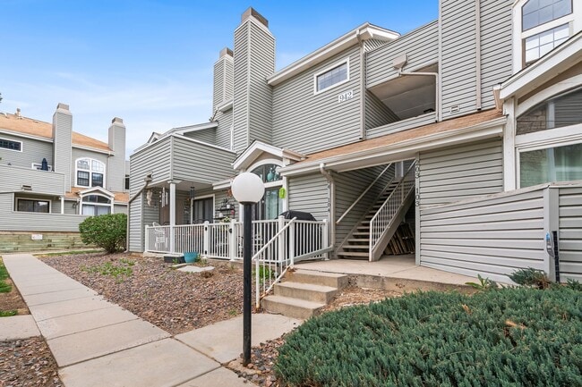 Building Photo - Bright and Spacious 2-Bedroom Condo + Loft...