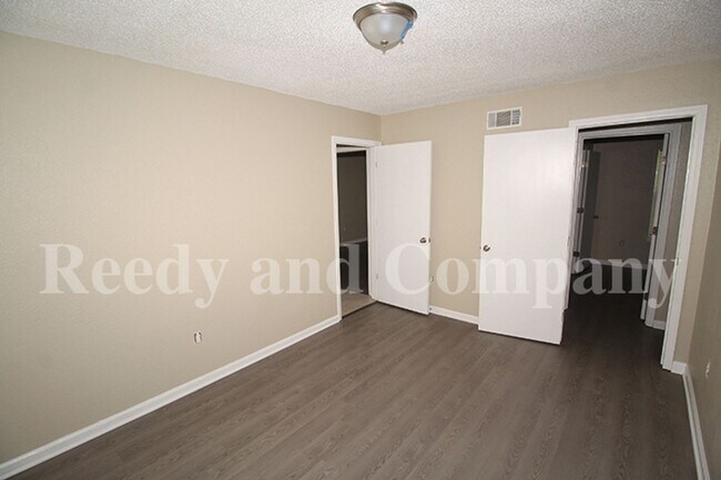 Building Photo - 4780 Hillbrook Rd