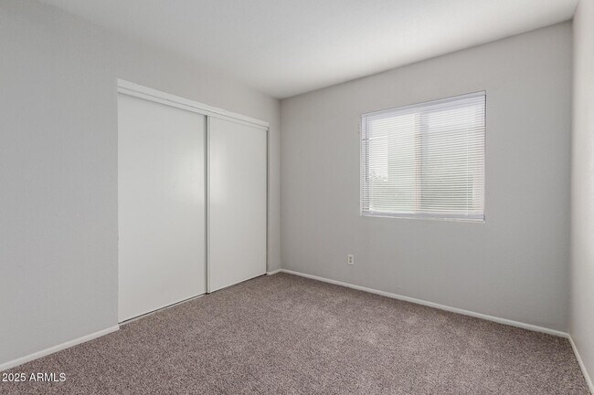 Building Photo - 12740 W Amy Dr