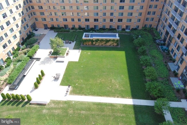 Building Photo - 475 K St NW